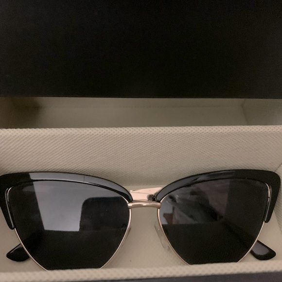 Forever 21 Accessories - Cat eye sunglasses